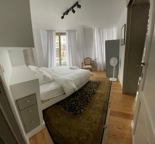 Duplex dernier étage avec terasse à deux pas de la grand place Bruselas Exterior foto